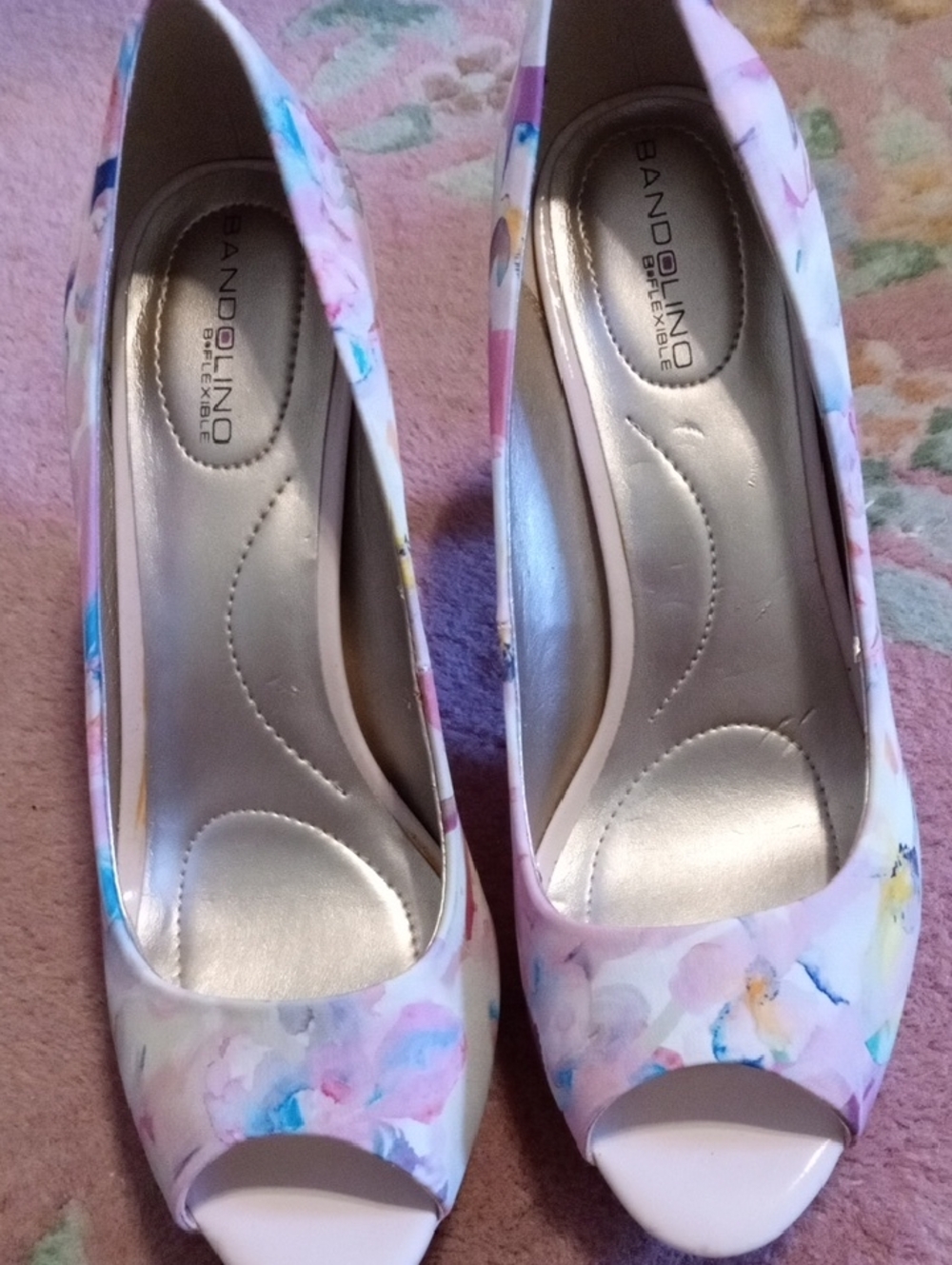 Bandolino Pastel Floral Peep-Toe Heels in Pink and Blue Accents Size 8.5
